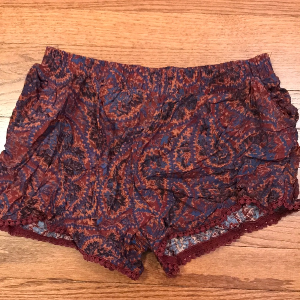Flowy pattern shorts